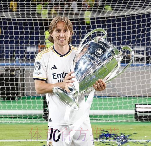 罗马诺:克罗斯续约后 莫德里奇将与皇马续约至24年 罗马诺:克罗斯续约后 莫德里奇将与皇马续约至24年